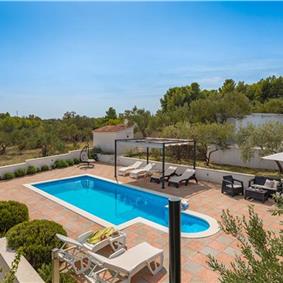 6 bedroom villa with pool in Milna, Brac Island sleeps 11